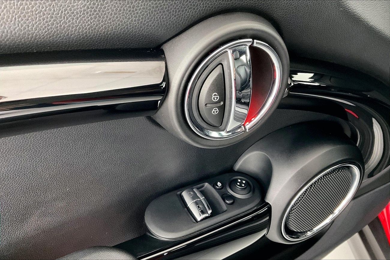 Toyota Yaris SE / E| 1 year free warranty | Exclusive Eid offer