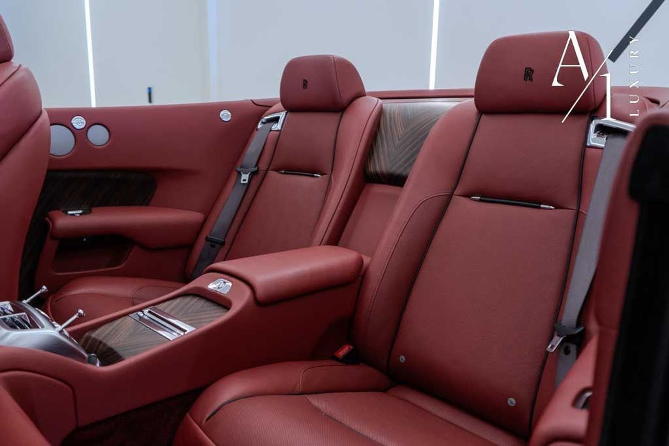 رولز رويس داون 2017 Rolls Royce Dawn, Full Rolls Royce Service History, 4 Button, Excellent Condition, GCC