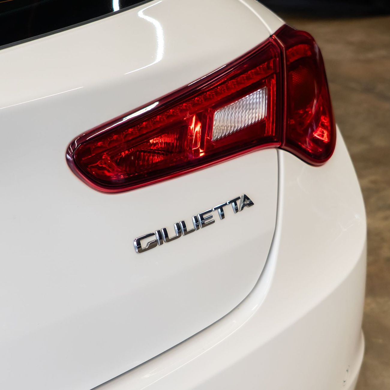 ألفا روميو جوليتا AED 861  pm  • 0% Downpayment • Alfa Romeo Giulietta • Agency Warranty