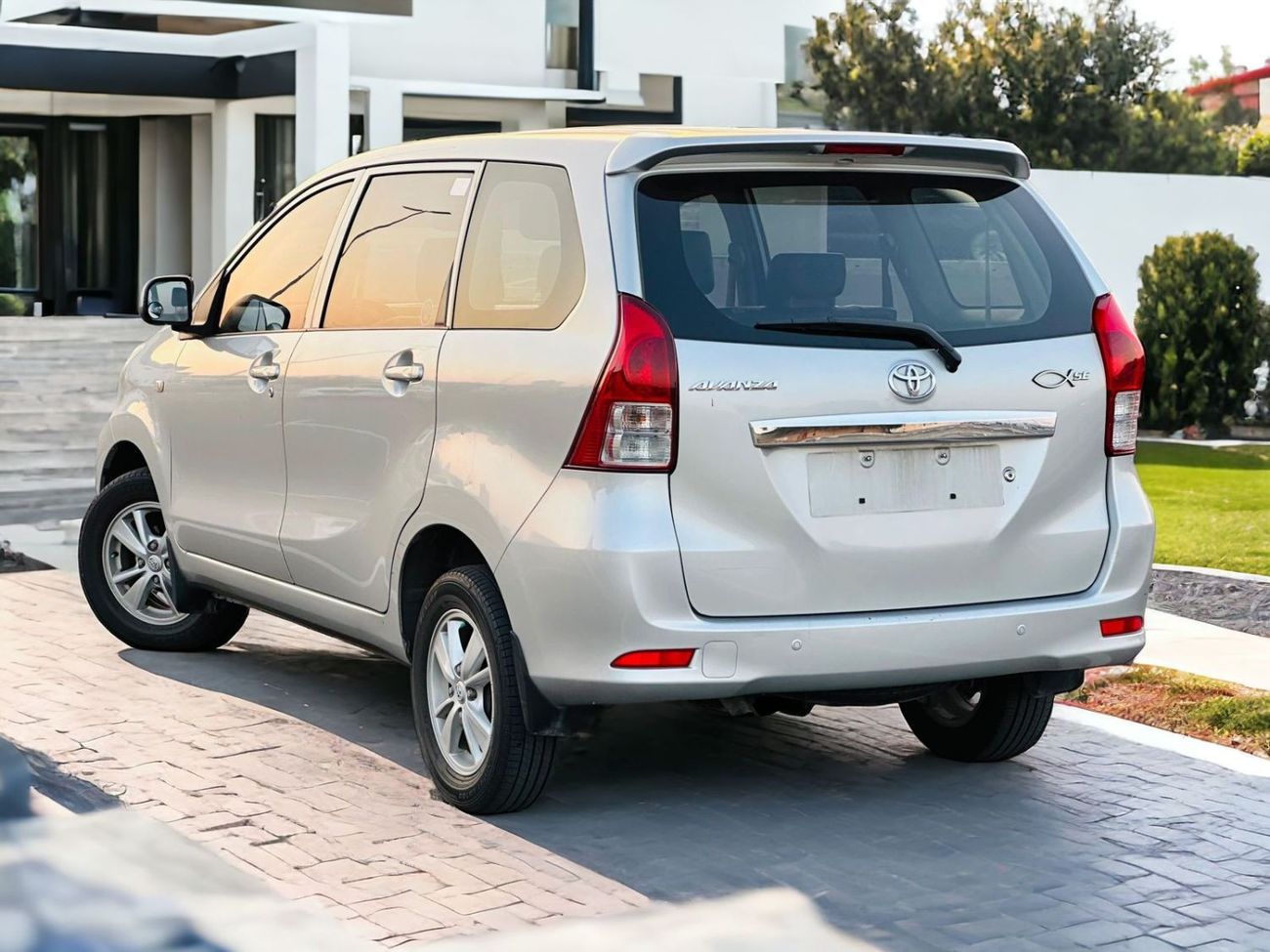 Toyota Avanza AED 780 PM | TOYOTA AVANZA SE 1.5L V4 RWD | 7 SEATER | 0% DP | ORIGNAL PAINT | WELL MAINTAINED