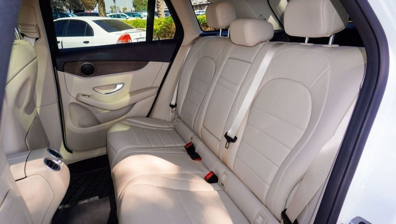 مرسيدس بنز GLC 300 AMG 2.0L