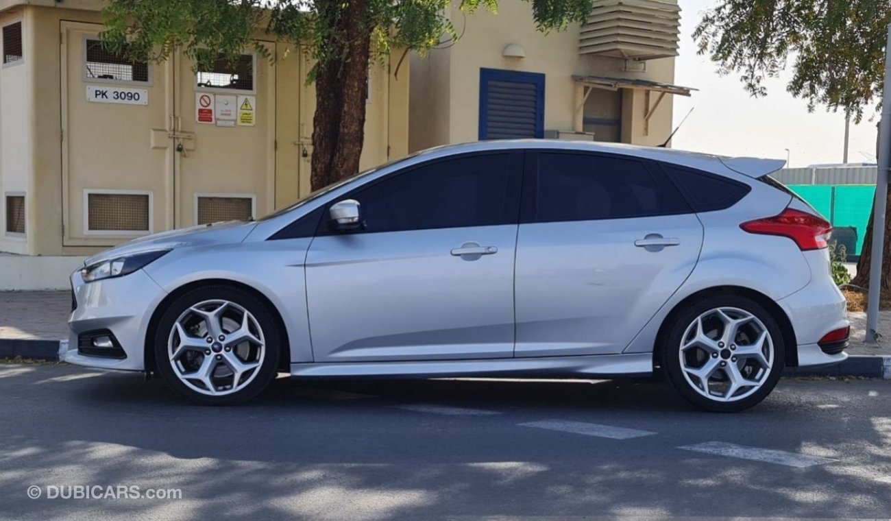 Ford Focus ST Full Service History GCC 2.0L Perfect Condition