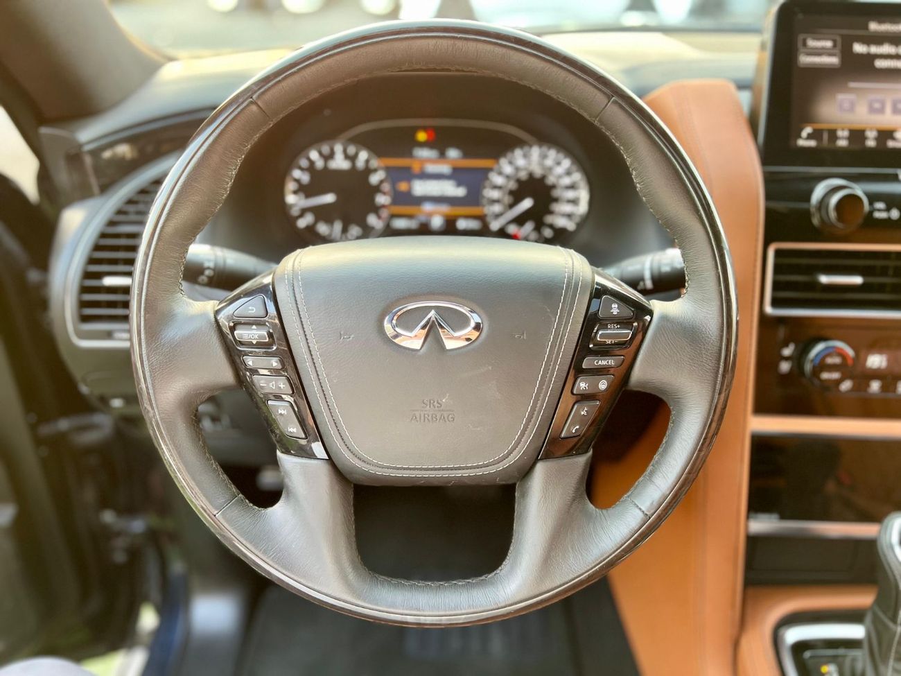 Infiniti QX80 Luxury 5.6L warranty one year bank financie available