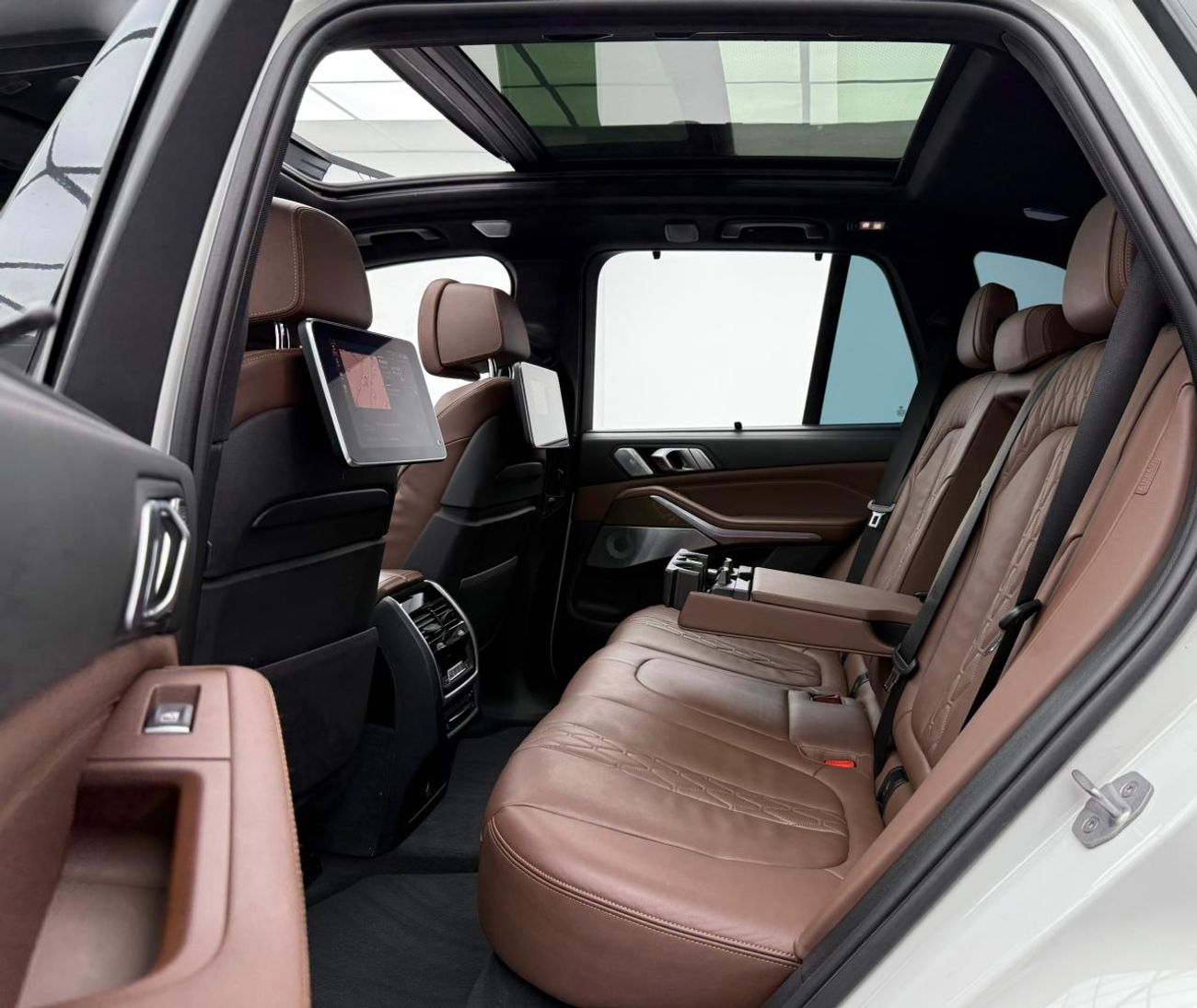 BMW X5M Std 4.4L 2019 BMW X5 M50i ,Warranty ,Agency Service History ,Excellent Condition ,GCC