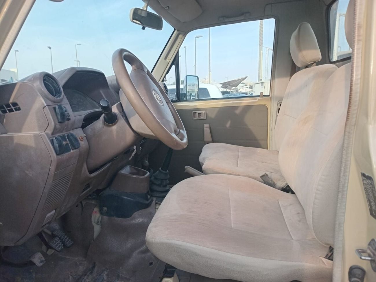 تويوتا لاند كروزر بيك آب LX AC PWR OPT SC 4.2L 4WD DIESEL MANUAL TRANSMISSION