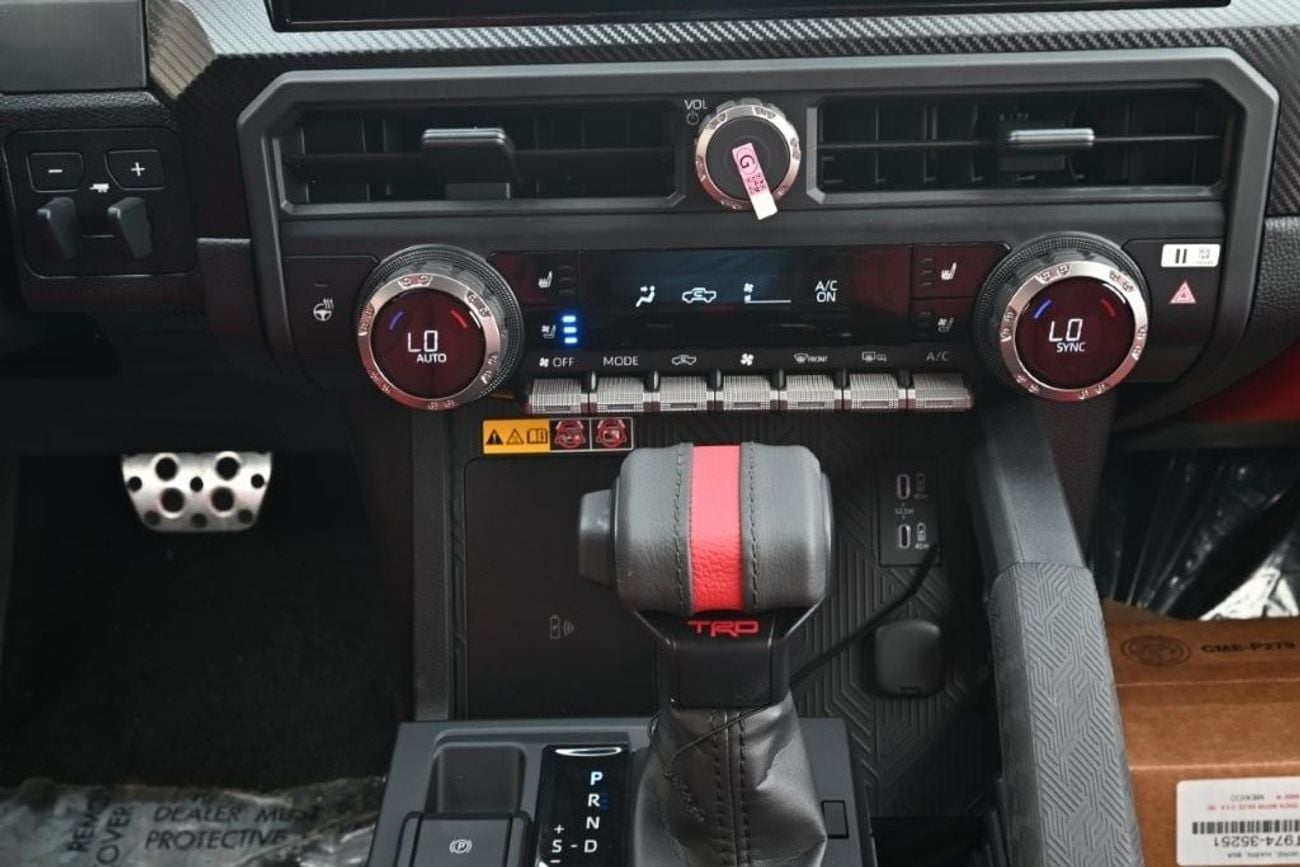 Toyota Tacoma HYBRID 2.4L A/T GRAY/RED