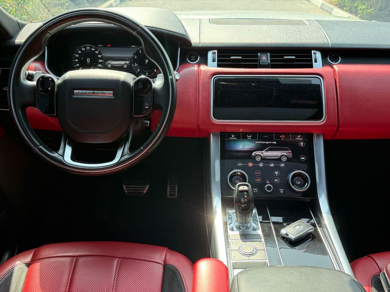 Land Rover Range Rover Sport HSE Dynamic 3.0L RANGE ROVER HSE DYNAMIC 2018 GCC V6 SUPERCHARGED SERVICE HISTORY FULL OPTIONS