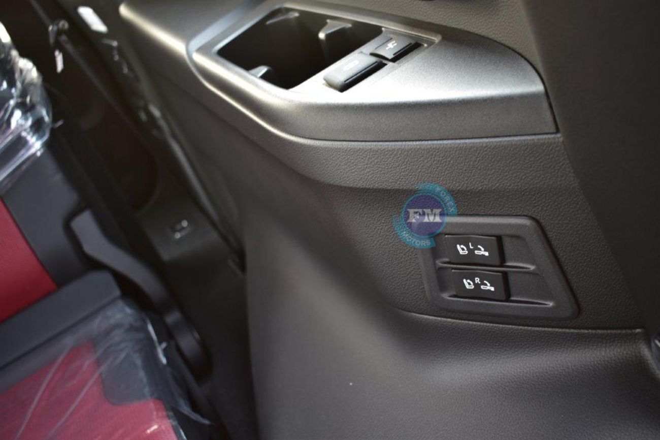 تويوتا لاند كروزر 300 VXR+ V6 3.3L Twin Turbo Diesel 7 Seat Automatic