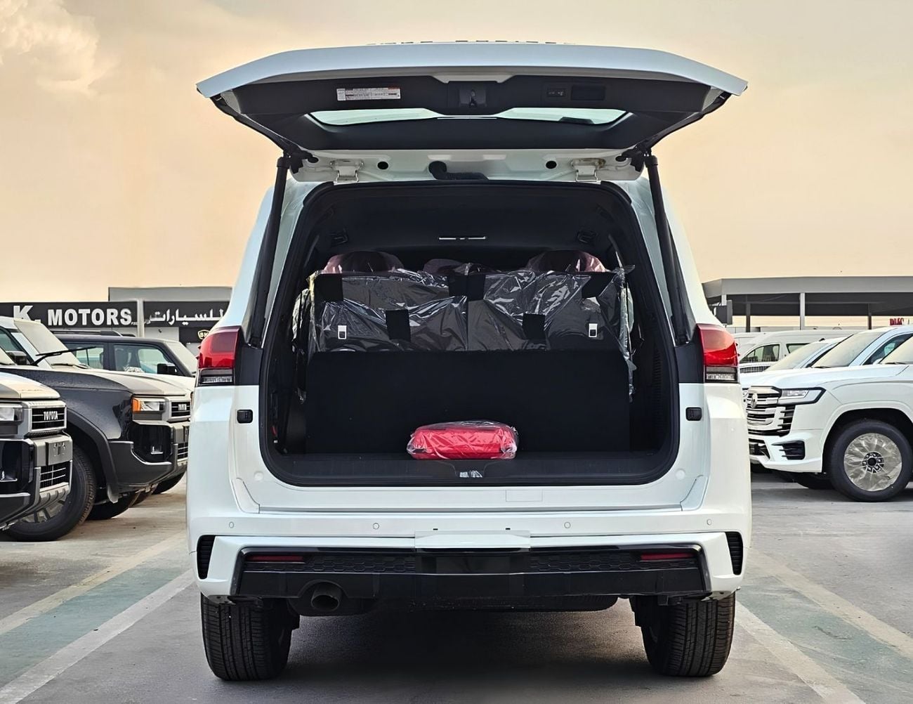 تويوتا لاند كروزر VXR TOYOTA LANDCRUISER LC300 VXR TWIN TURBO AURO KIT FULL OPTION SA PETROL AT 3.5L V6 4WD CH# 28463 CODE