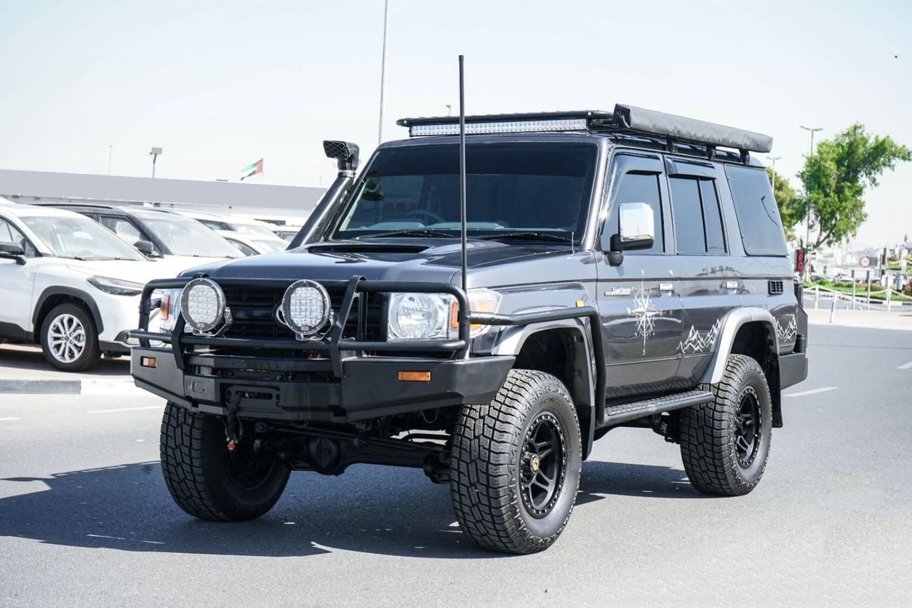 Toyota Land Cruiser 70 Std 4.5L RHD 1VD-FTV V8 Diesel Engine Manual Gear 4WD 5 seats extensible 5doors