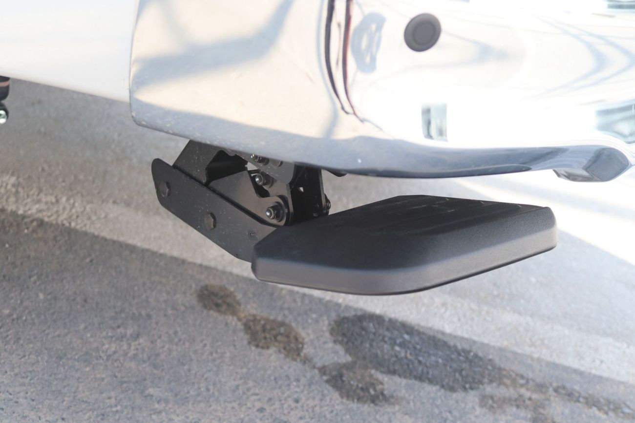 Toyota Hilux 2025 TOYOTA HILUX 4.0 V6 TRD LINE **EXPORT ONLY**التصدير فقط خارج الخليج**