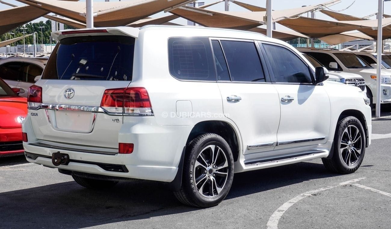 تويوتا لاند كروزر GXR V8