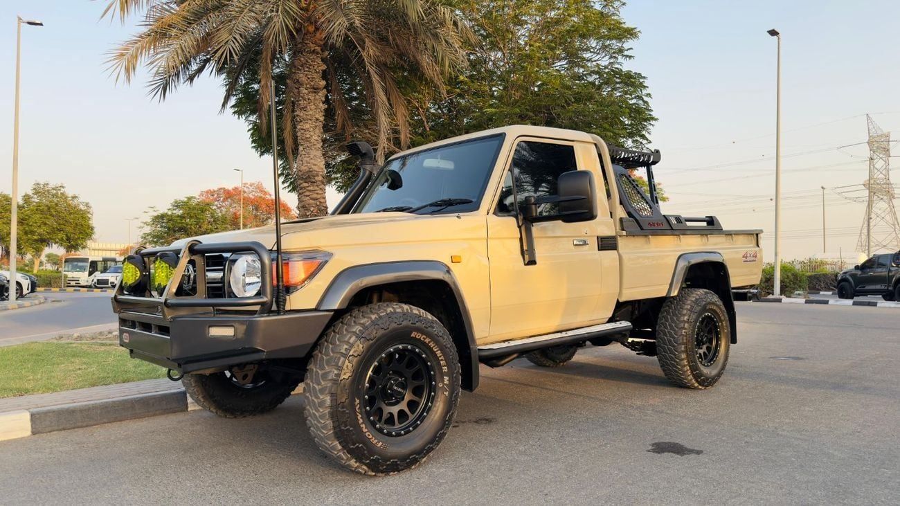 Toyota Land Cruiser Pick Up Single Cab | 4.5L Diesel Manual | RHD | ARB Bull Bar, Snorkel & Roof Basket | 4WD