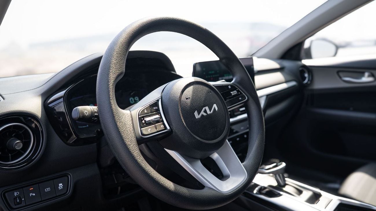 كيا K3 2025 Kia K3 Comfort Premium 1.5 - White Inside Black | Export Only