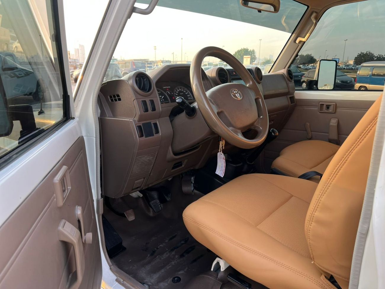 تويوتا لاند كروزر بيك آب 2018 Toyota Land Cruiser Pick up - Single Cabin - 4.0L V6 - AWD 4x4 - Patrol Manual - Fully Maintain