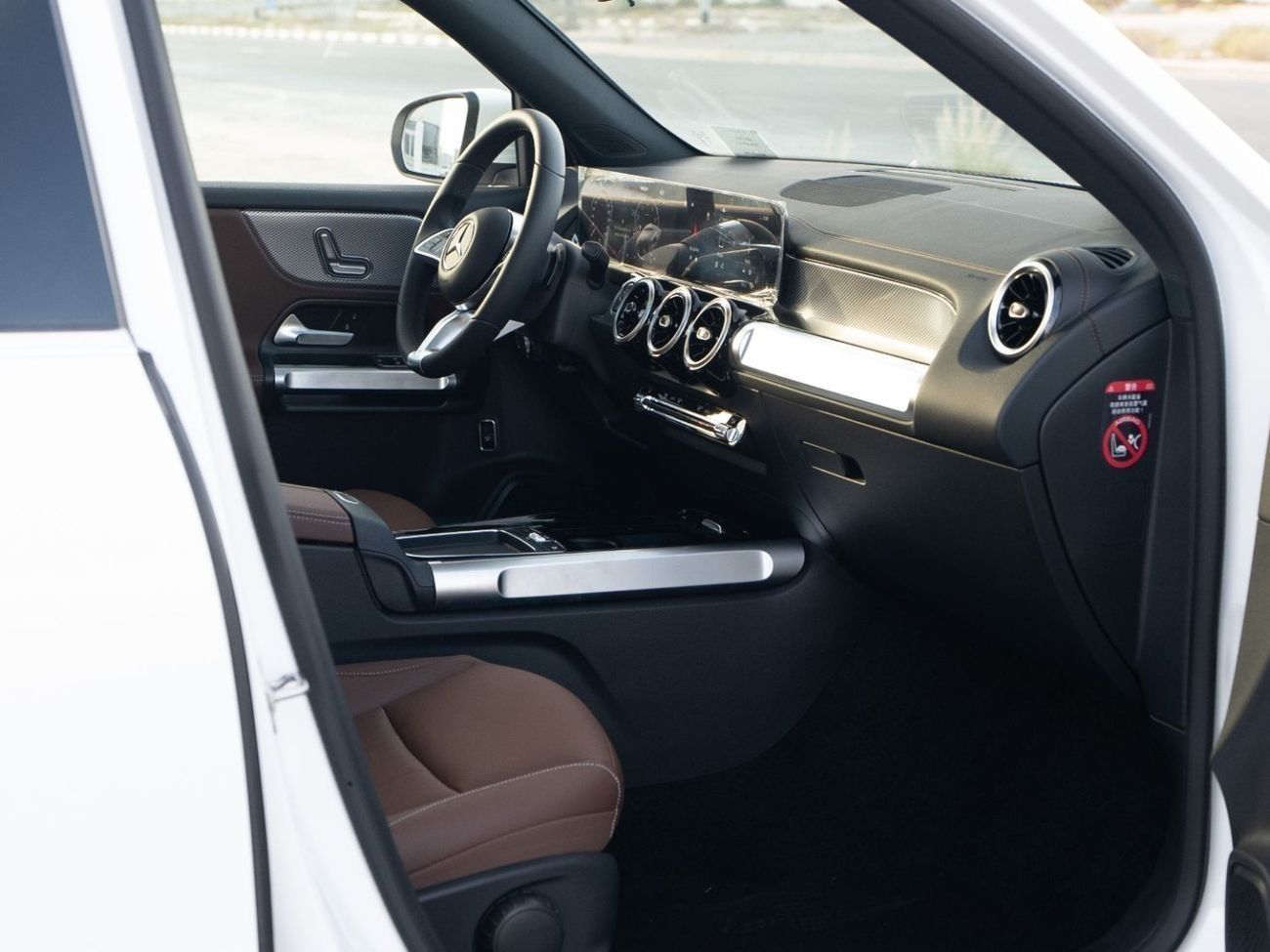 Mercedes-Benz GLB 200 2025 MERCEDES BENZ GLB 200 DYNAMIC 1.3 - WHITE inside BROWN | Export Price