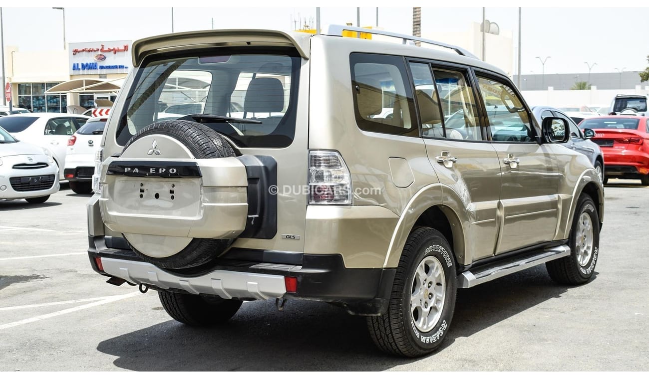 ميتسوبيشي باجيرو GLS V6