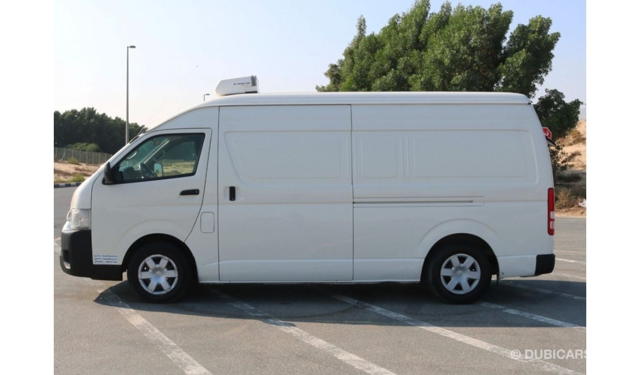 Used Toyota Hiace 2018 HIACE THERMO KING FREEZER MULTIPURPOSE VAN WITH GCC SPECS AND EXCELLENT