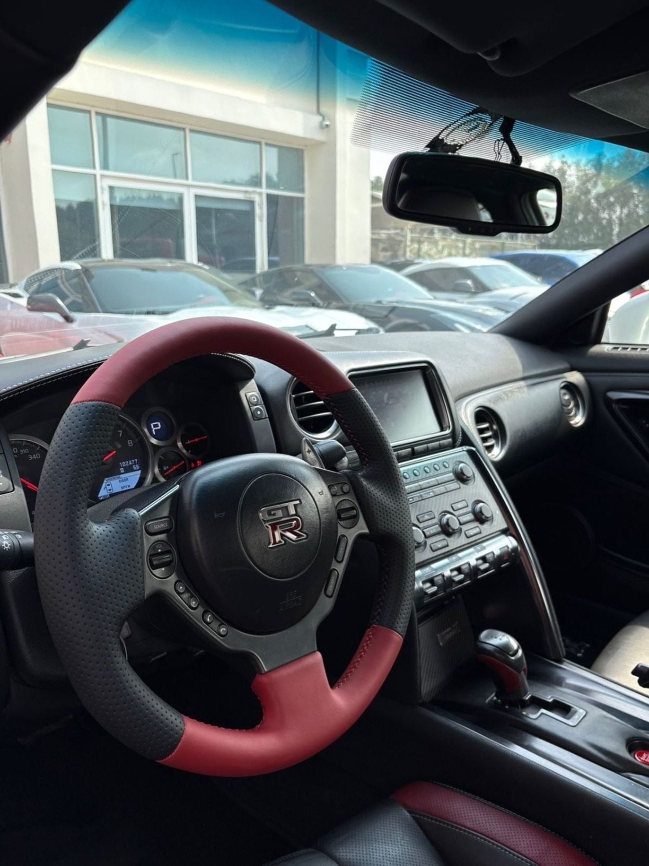 نيسان جي تي ار Premium 3.8L (2 Seater)