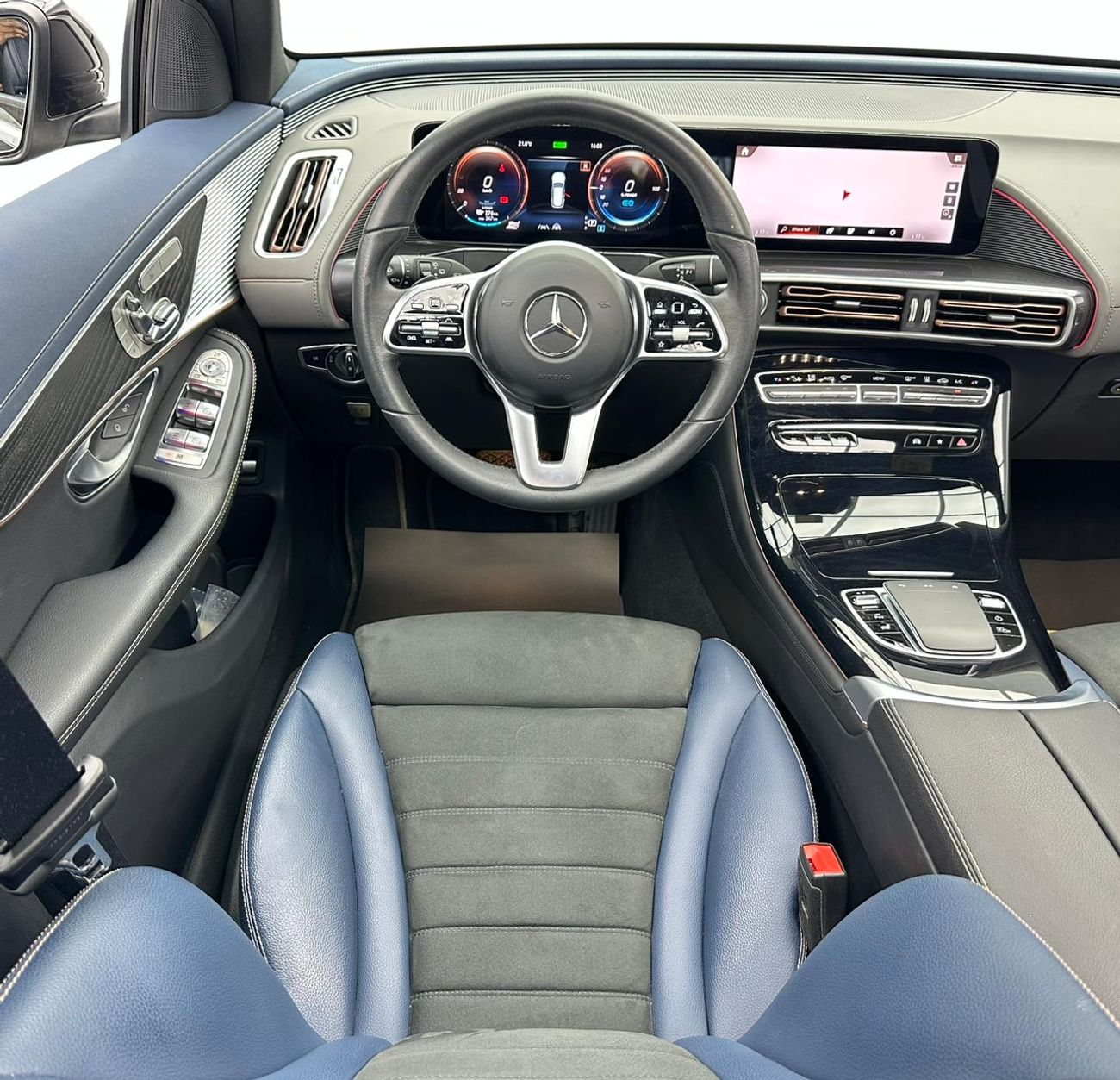 Mercedes-Benz EQC 400 2022 Mercedes-Benz EQC 400 4MATIC, Dec/2026 Mercedes Warranty, Nov/2029 Mercedes Service Contract, M