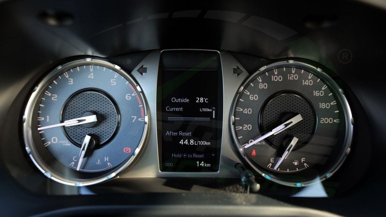 Toyota Hilux ( Only For Export ) 2026 Toyota Hilux SR5 Double Cabin 4x4 2.7L GCC BRAND NEW