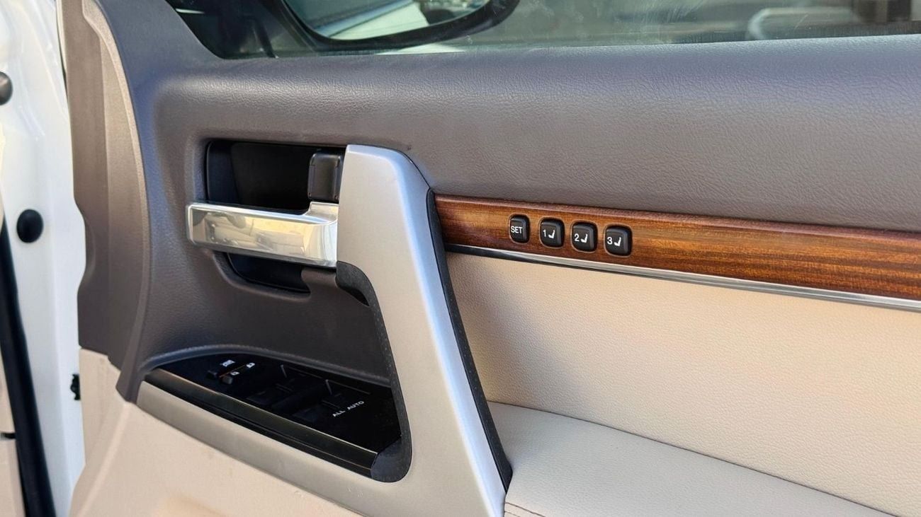 تويوتا لاند كروزر SAHARA | PREMIUM BEIGE INTERIOR | RHD | 4.5L DIESEL ENGINE | 360 VIEW CAMERA | (AT) | SUNROOF