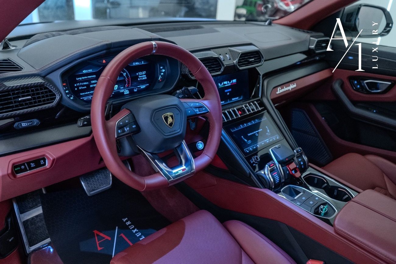 لامبورغيني اوروس 2022 Lamborghini Urus, Two-Tone, MANSORY Kit, Excellent Condition, CarbonFibre Package, GCC Spec