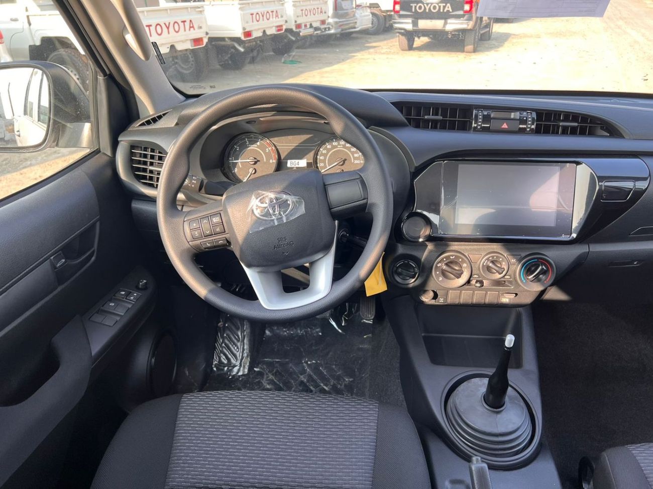 تويوتا هيلوكس 2025 Toyota Hilux Double Cabin Pickup Power Window 2.4L 4-Cyl Turbo Diesel M/T 4x4 Only For africa