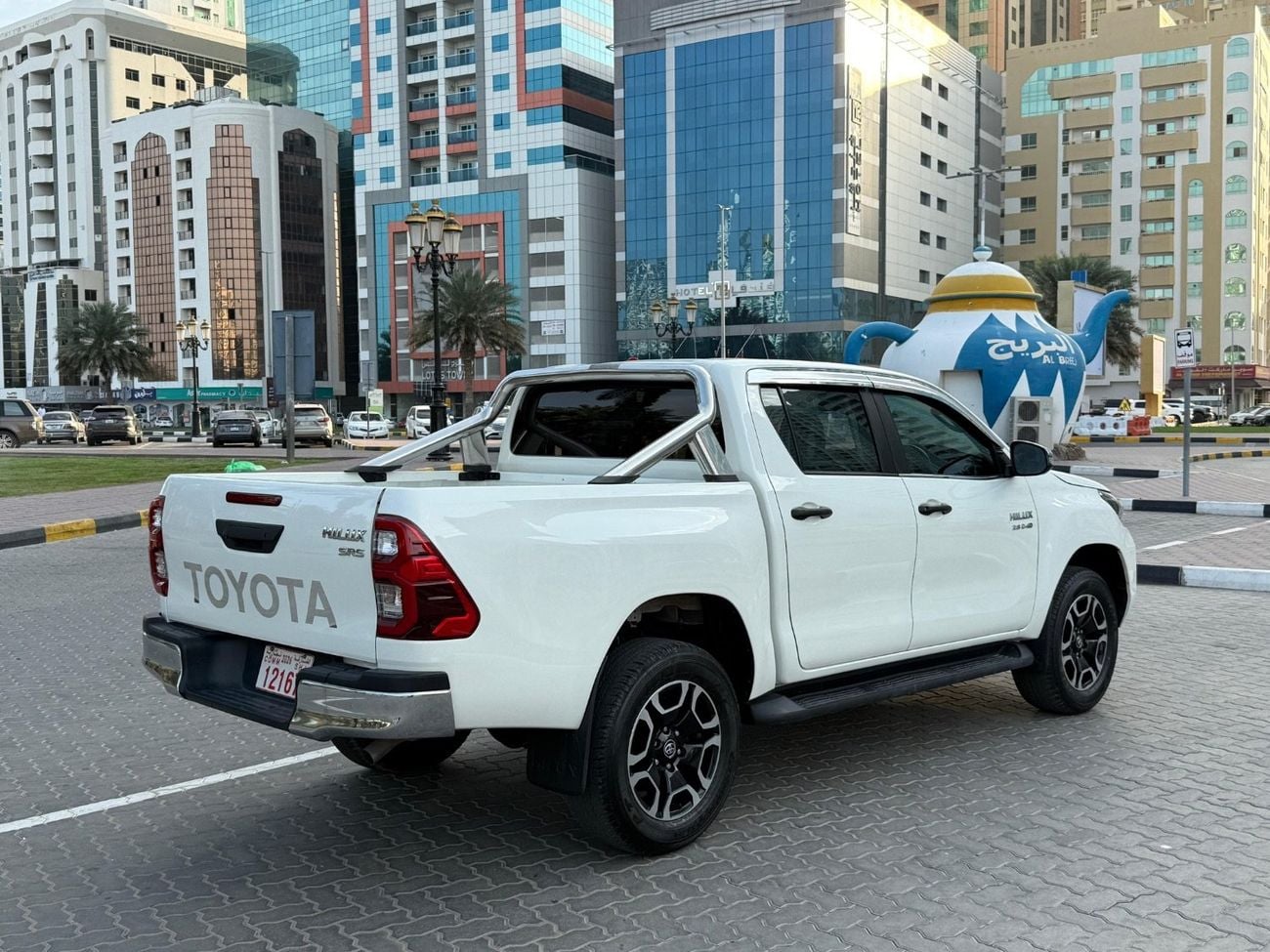 Toyota Hilux SR5 shape