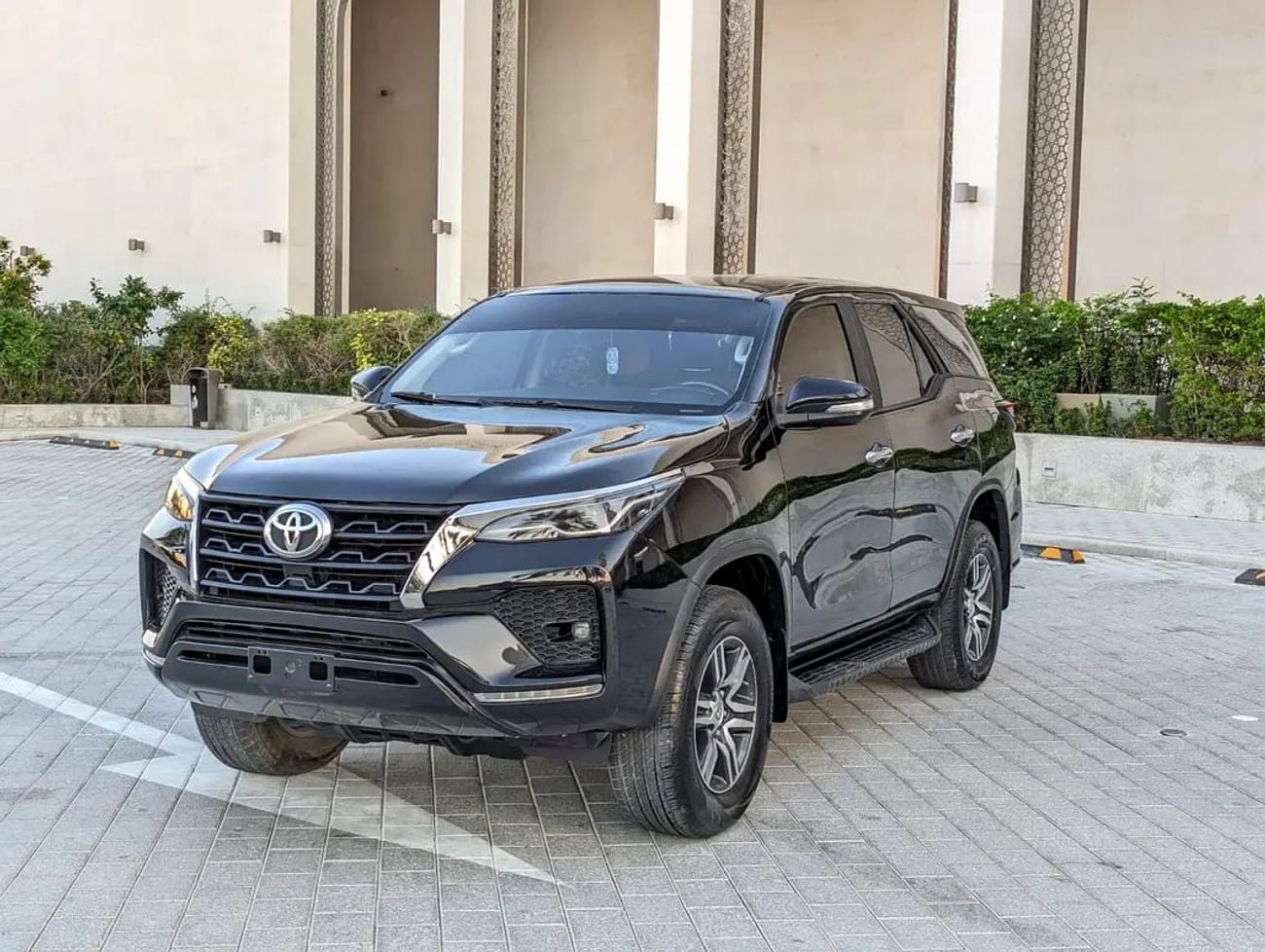 Toyota Fortuner EXR FACELIFTED GCC V4 2.7L IN EXCELLENT CONDITION