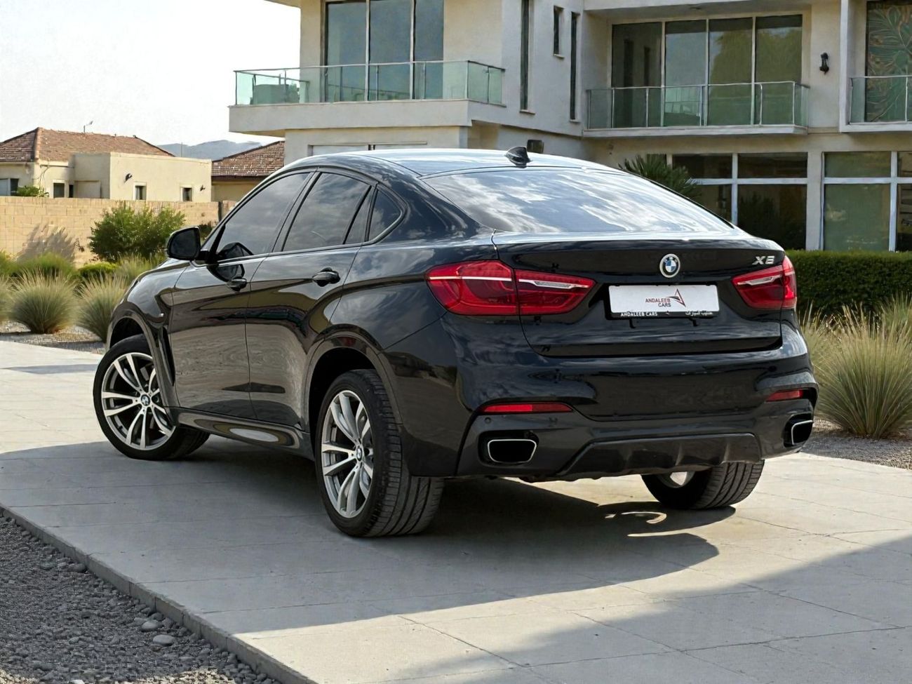 BMW X6 50i M Sport 4.4L xDRIVE50i M KIT TWIN TURBO | 4.4L V8 – 450 BHP | 2019 | JAPANESE SPECS | AED 2,780 