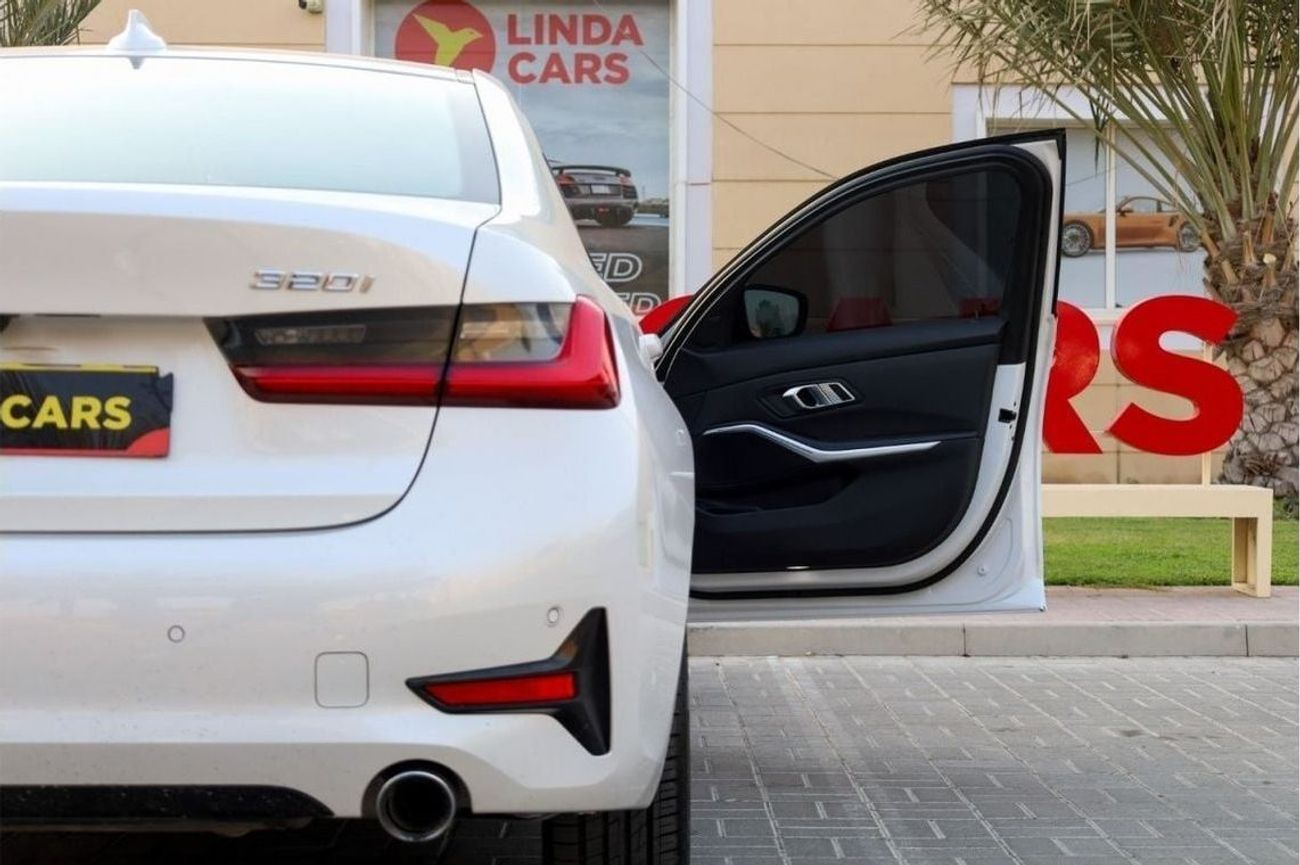 بي أم دبليو 320 اكسكلوسيف