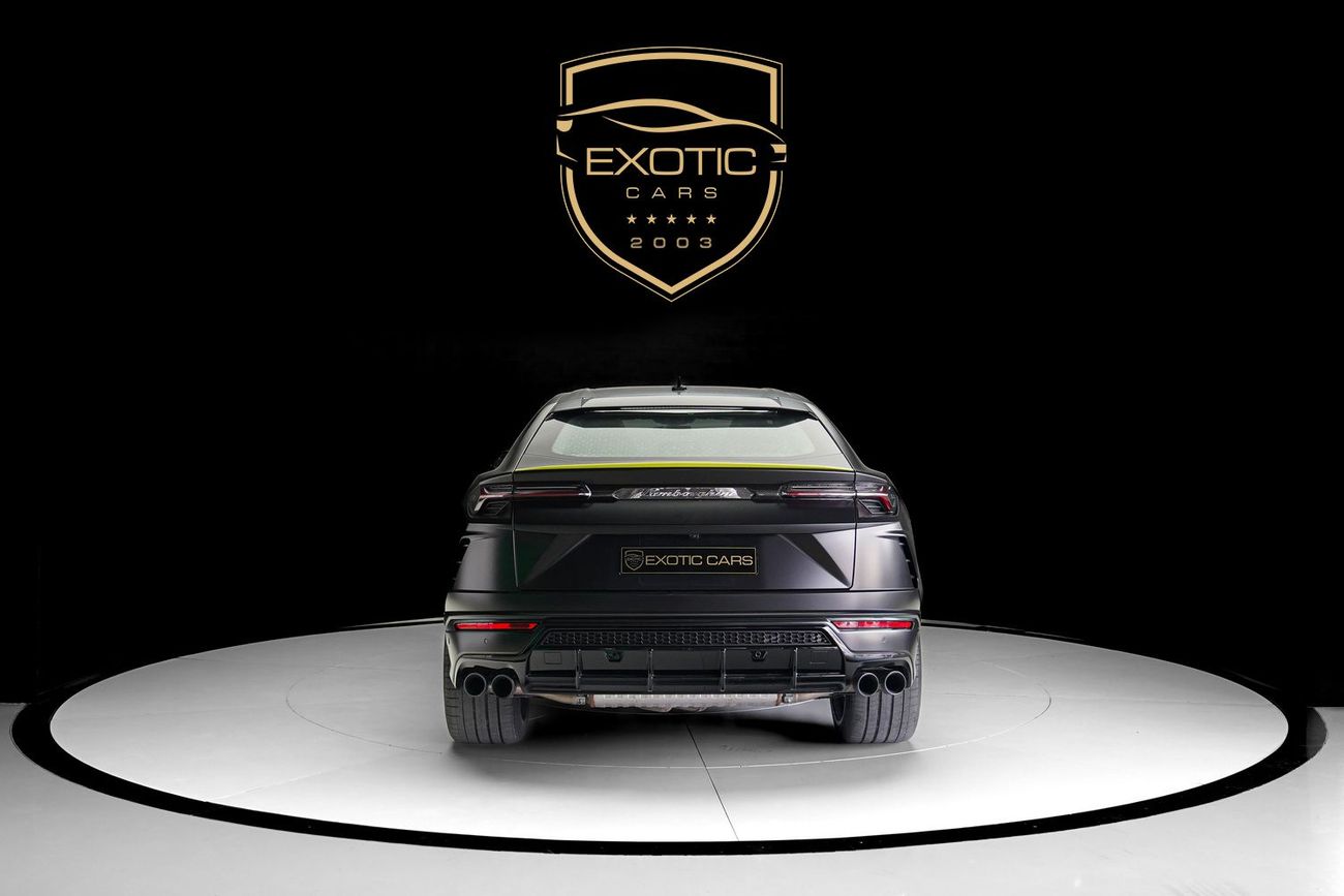 لامبورغيني اوروس Graphite Capsule