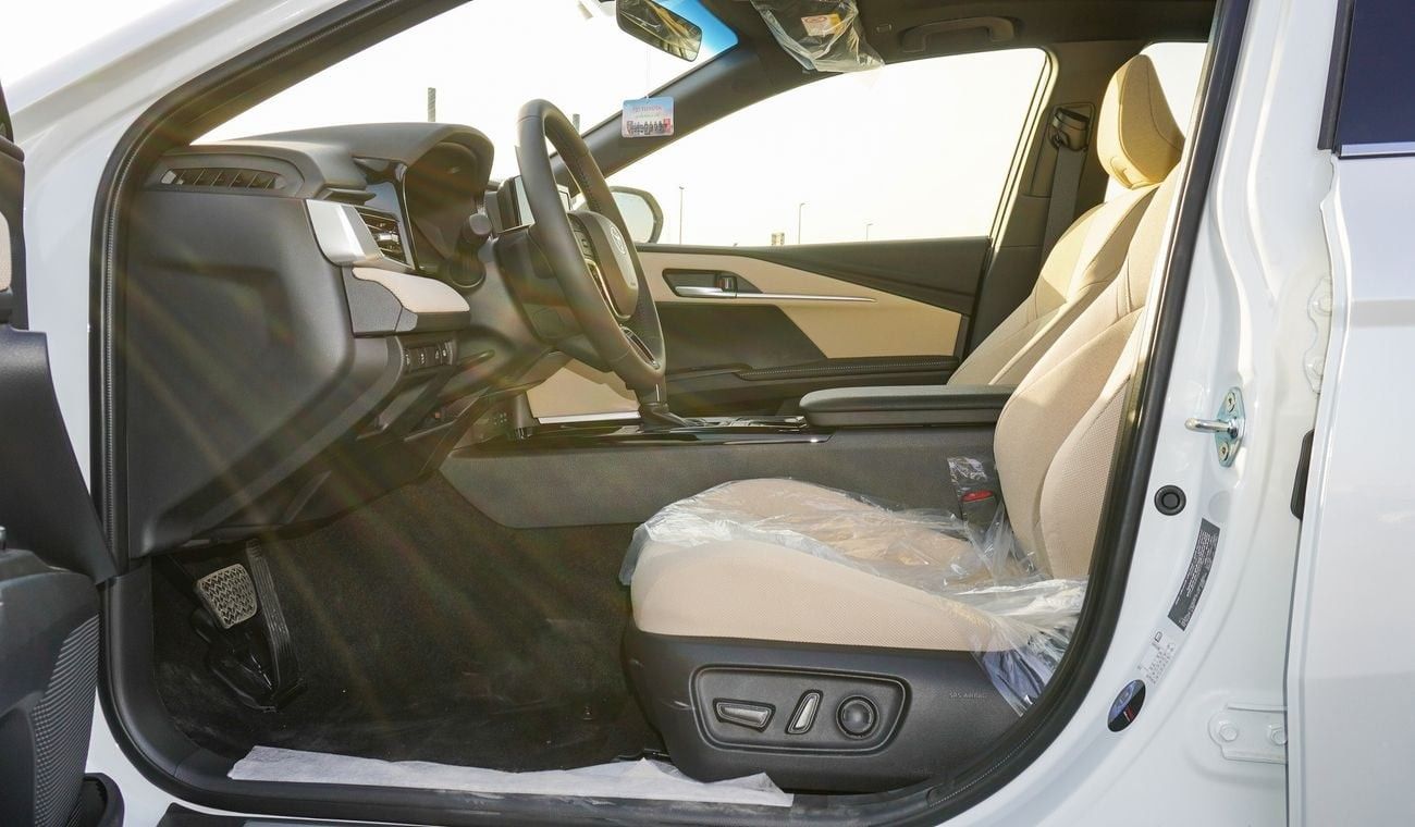 Toyota Camry LE  HEV 2.5L Hybrid