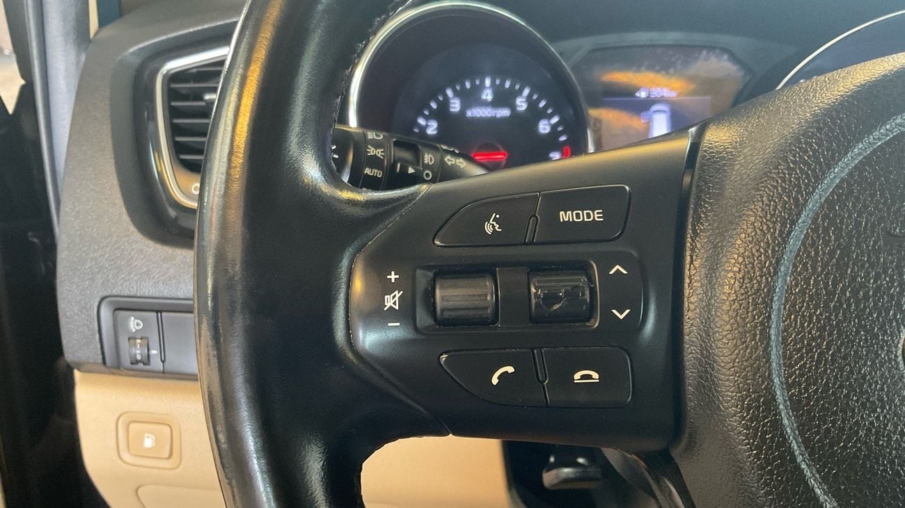 Kia Carnival 3.3 EX AUTO SRF | Guaranteed Warranty | 0 Down Payment