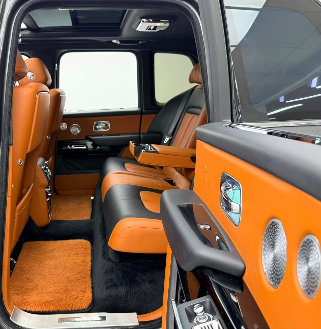 Rolls Royce Cullinan STANDARD 2020 Rolls Royce Cullinan, Warranty, Full Service History, Fully Loaded, Excellent Condition, GCC