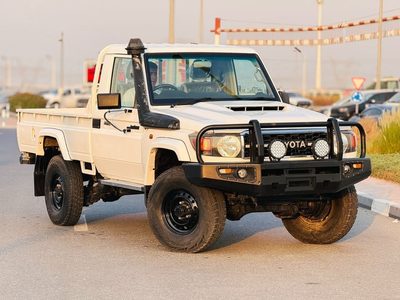 Toyota Land Cruiser Pick Up