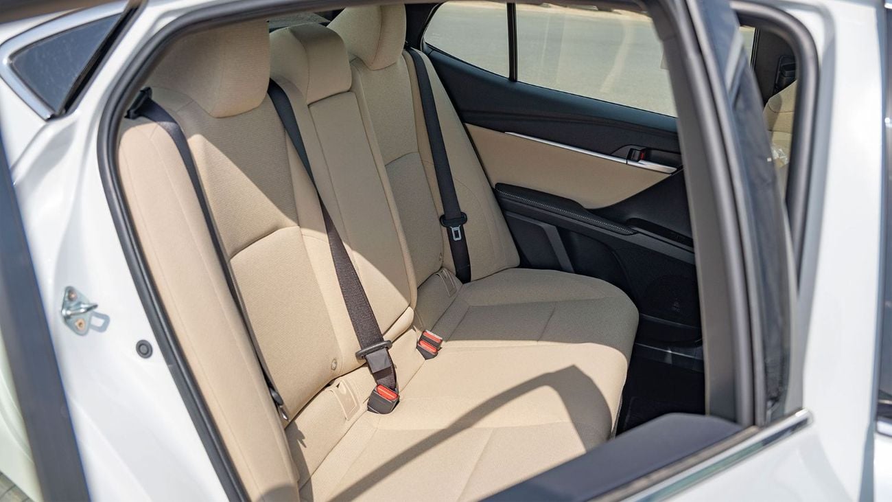 Toyota Camry 2026 Toyota Camry LE facelift 2.5L Petrol AT with Sunroof - GCC (Export price)