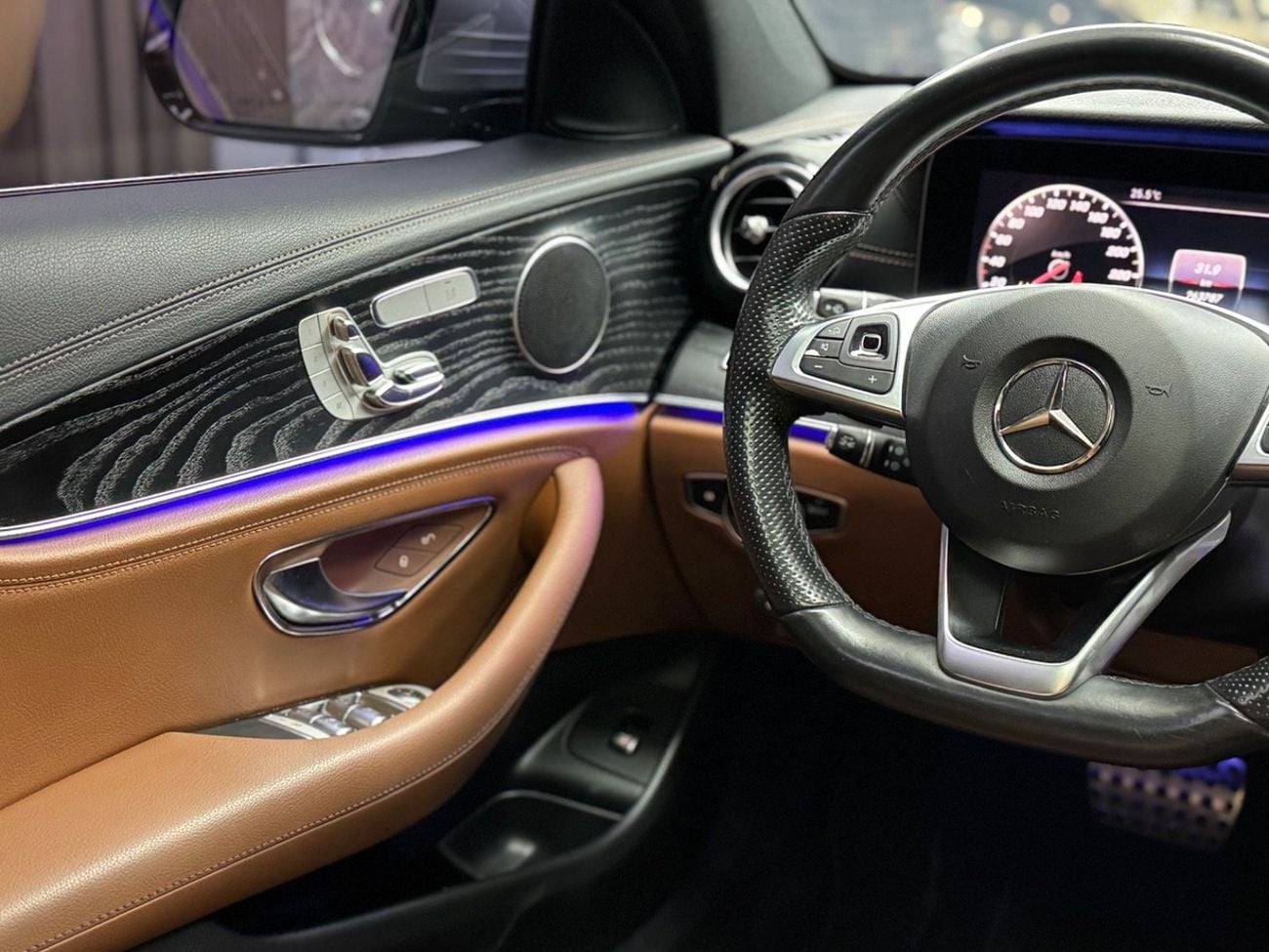 مرسيدس بنز E300 