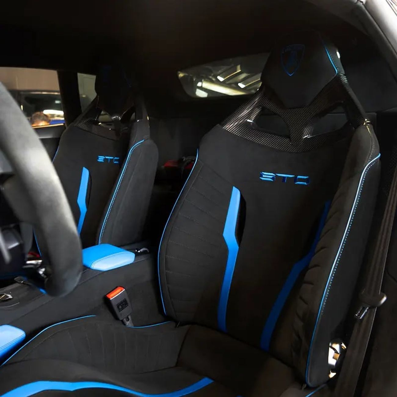 Lamborghini Huracan AED 1,149,950 • Lamborghini Huracan STO • Agency Warranty