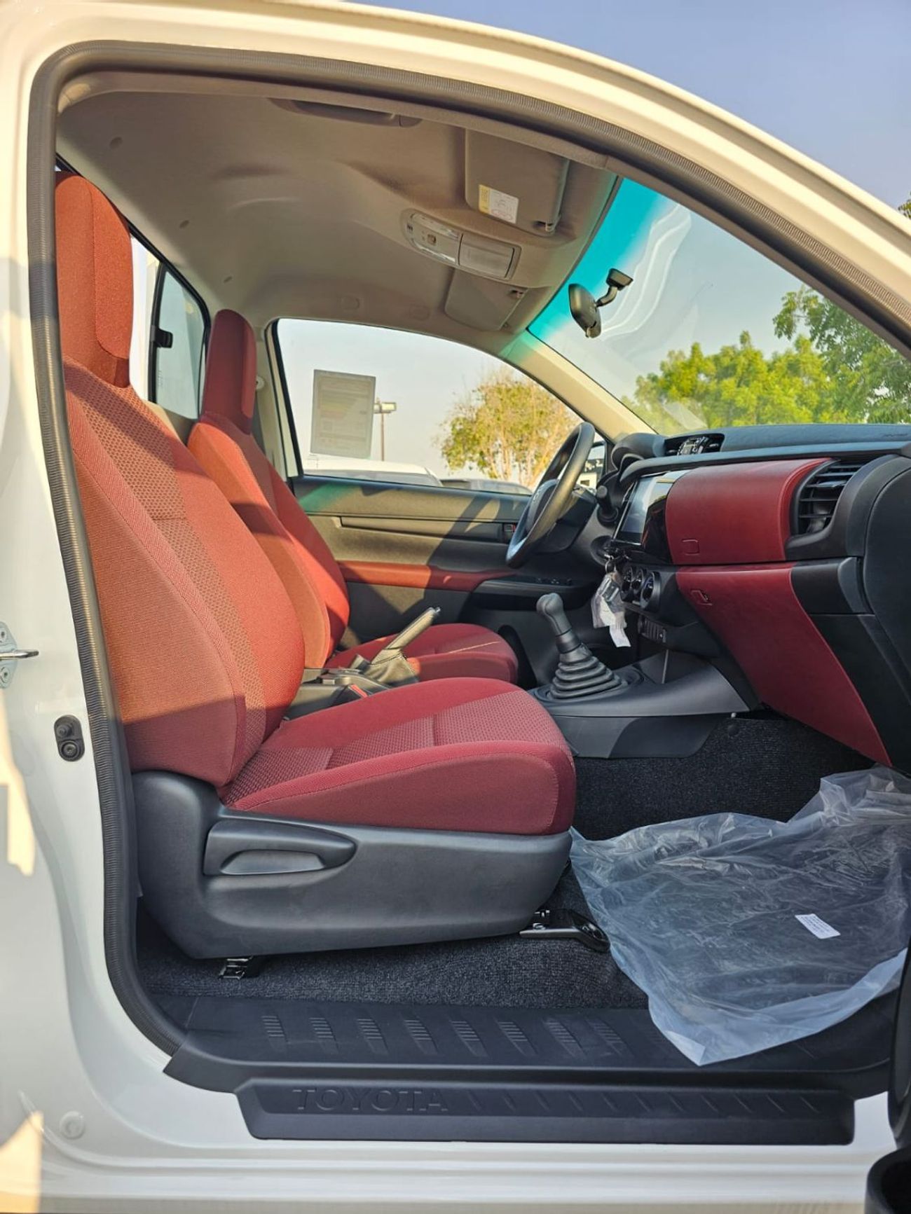 Toyota Hilux NARROW BODY SINGLE CABIN || 2.7L PETROL V4 | 4 HOOKS | FR&RR CHROME BUMPERS (CODE # HPMSC2)