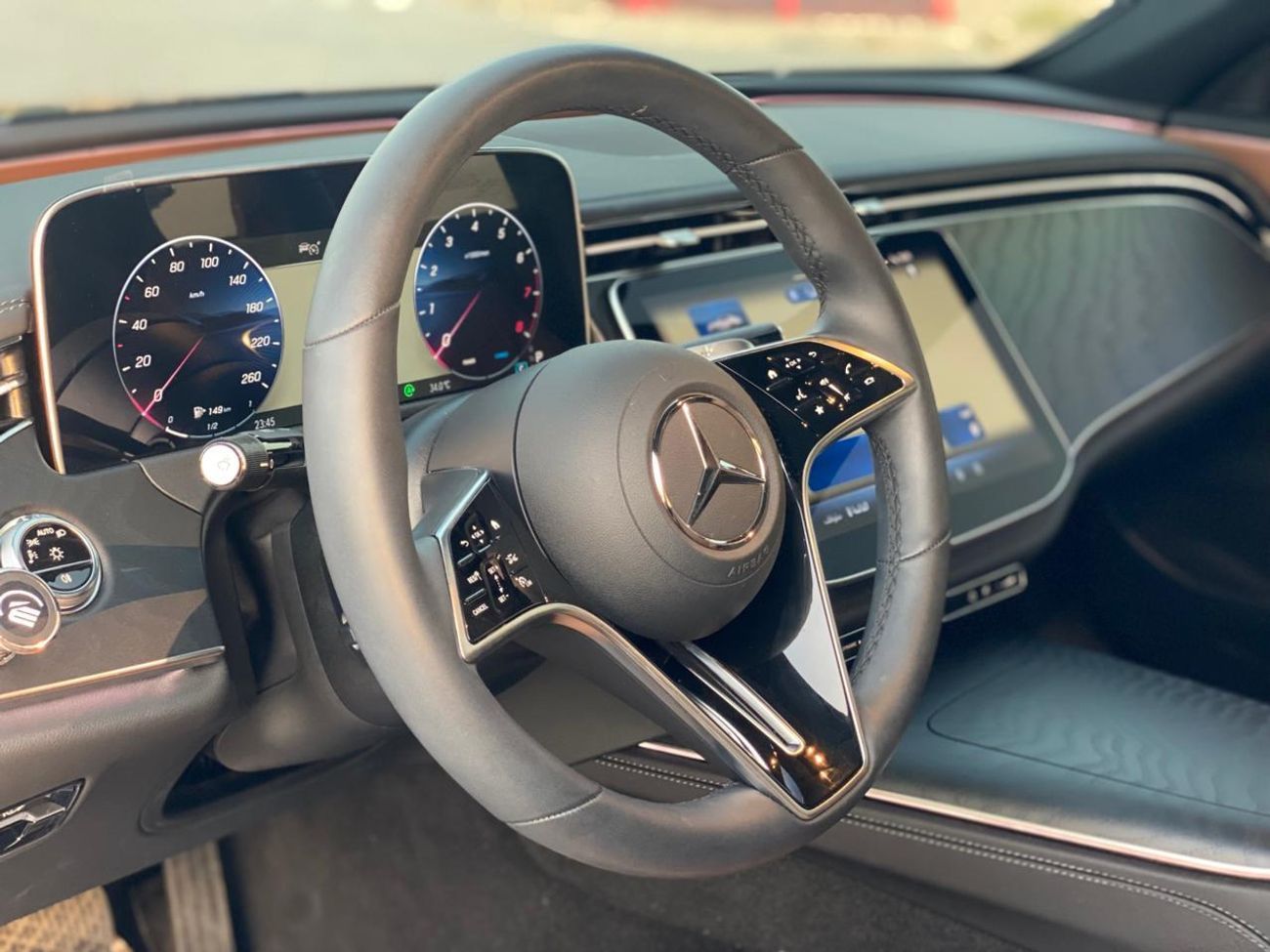 Mercedes-Benz E200 2.0L