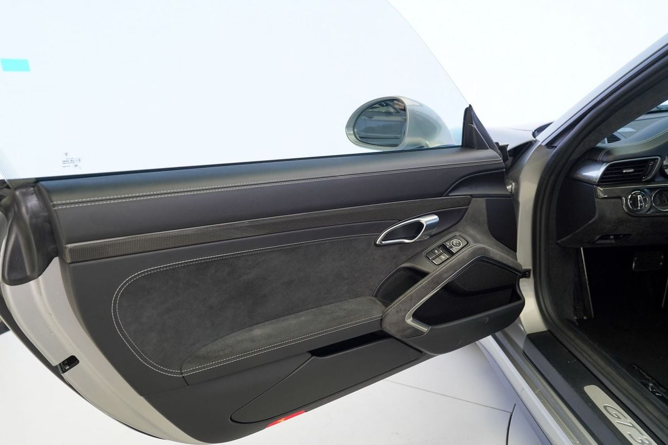 Porsche 911 GT3 3.8L (475 HP) Convertible