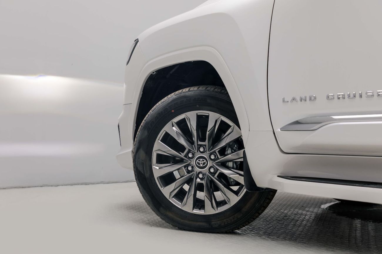 Toyota Land Cruiser VXR S 3.5L - WHITE INSIDE RED | EXPORT ONLY
