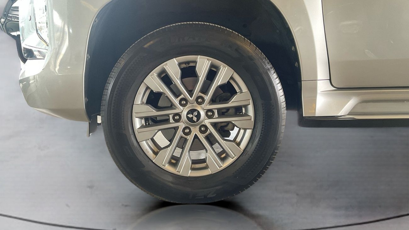 ميتسوبيشي مونتيرو سبورت 3.0 2WD AUTO GLX M/L | شامل الضمان | 0 ﺪﻔﻋﺓ ﺃﻮﻟﻯ