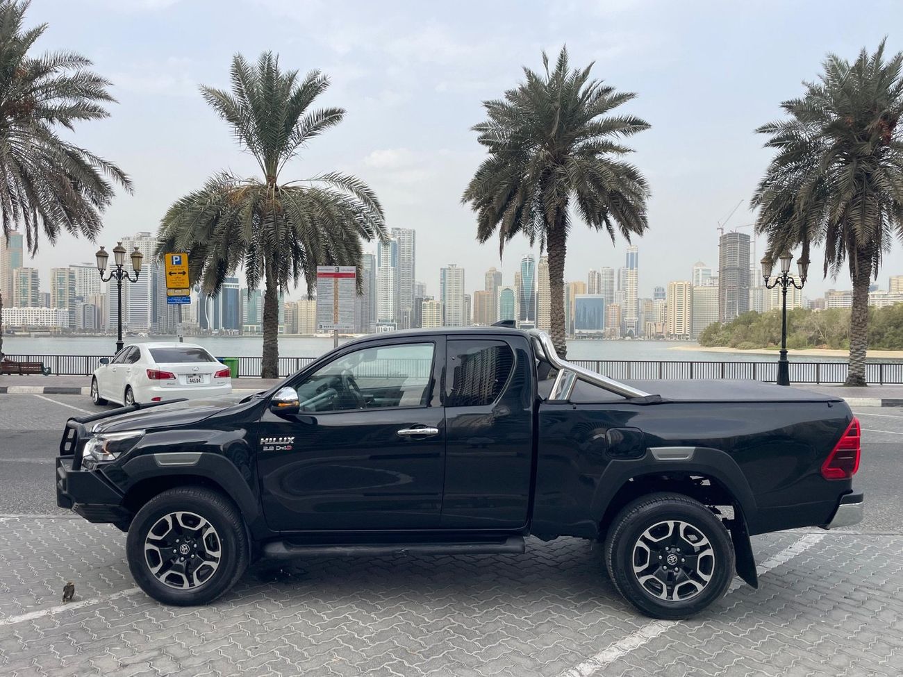 Toyota Hilux SR5 FULL OPTION 4x4 Auto Extra Cab export from Australia