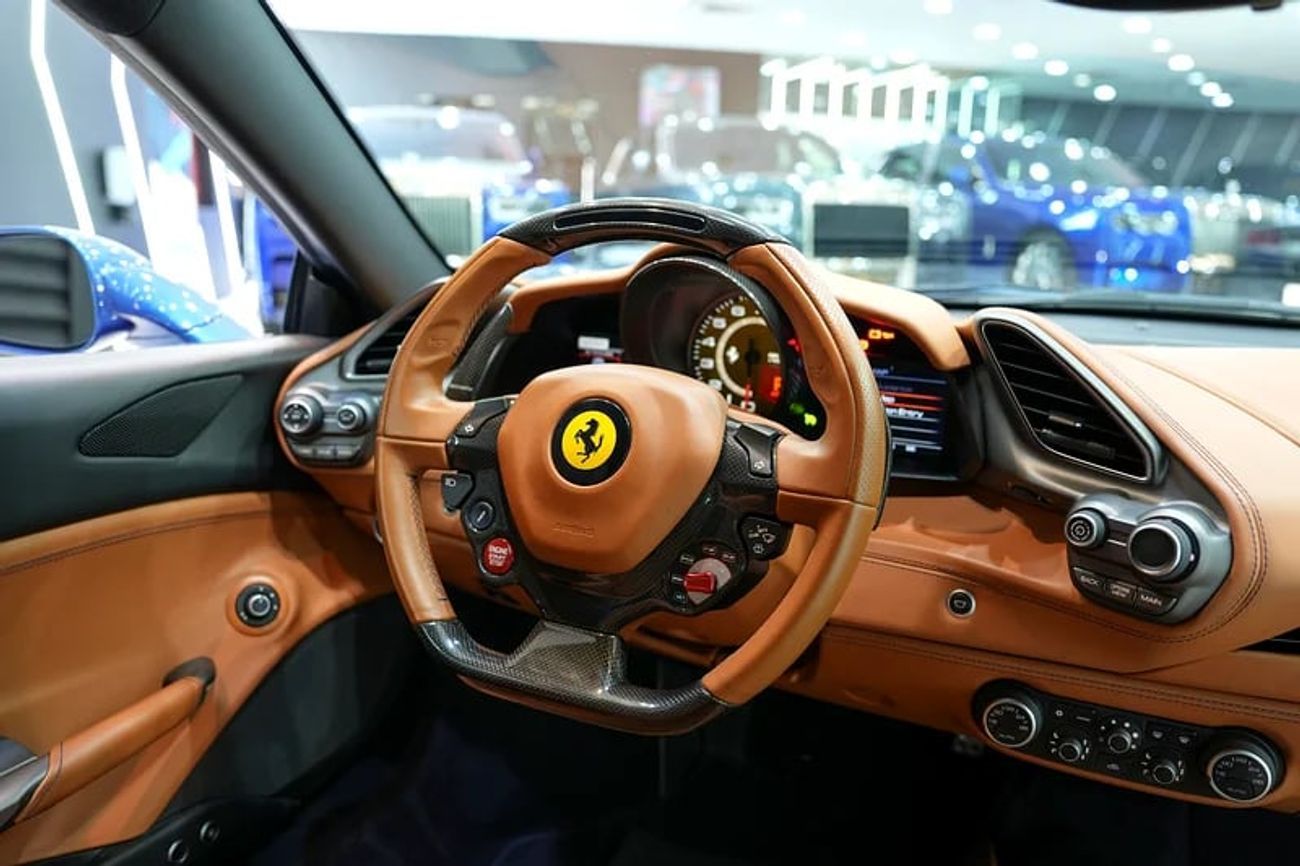 فيراري 488 Standard