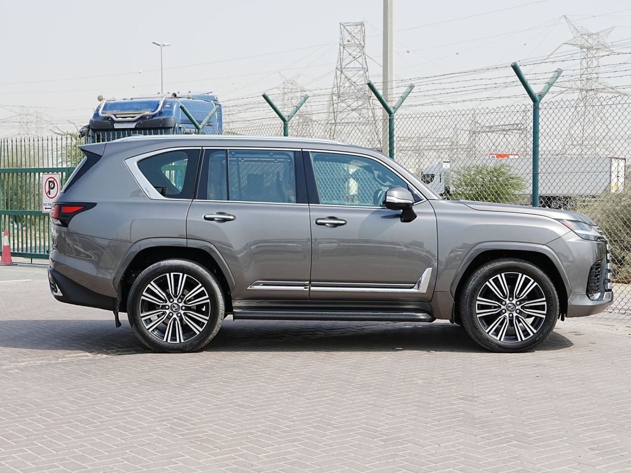 Lexus LX600 SIGNATURE LX600 3.5 TT signature 2026 GCC full 25 speaker