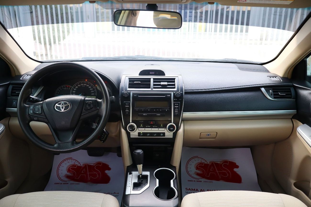Toyota Camry SE 2.5L (215 HP)