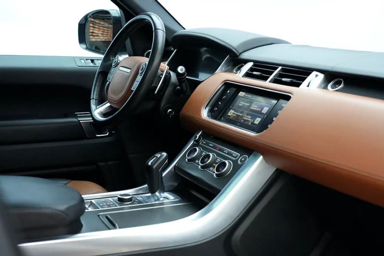 Land Rover Range Rover HSE 5.0L HSE | Agency History